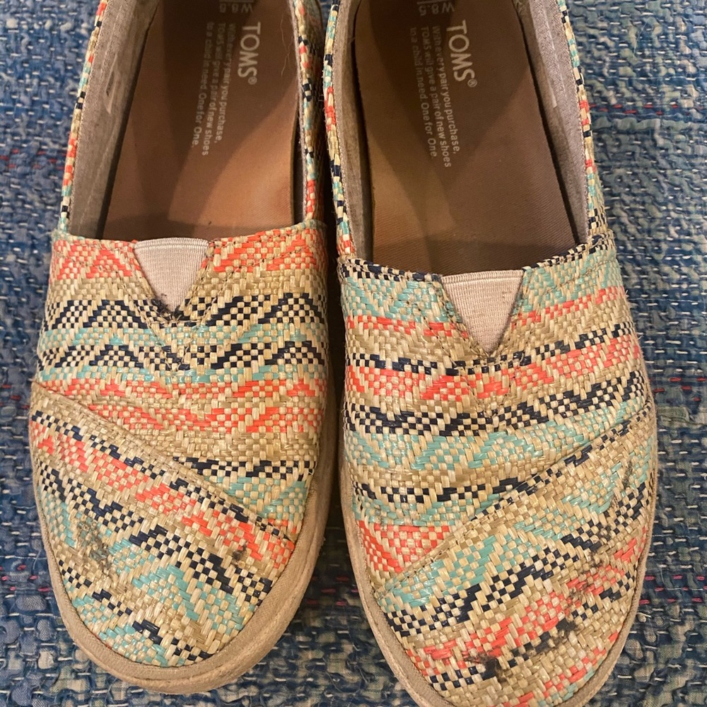 TOMS shoes
